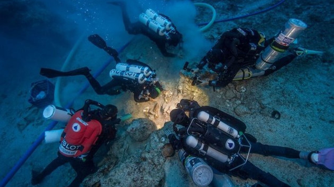 Un mystérieux squelette vieux de 2000 ans retrouvé dans l’épave d’Anticythère en Grèce