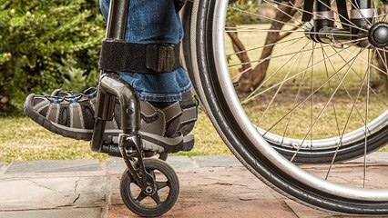 Cet homme est resté paralysé 43 ans à cause d'un mauvais diagnostic