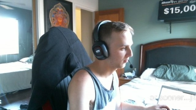 En plein live stream sur Counter Strike, ce joueur est arrêté par le Swat