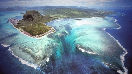 Cette époustouflante cascade observée au large de l'île Maurice est une illusion d'optique