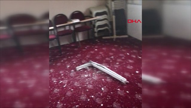 Namaz vaktine 25 dakika kala camiye yıldırım düştü