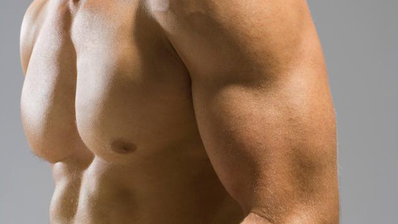 Brustmuskeltraining: Die perfekten breite Liegestütze auf Stühlen für eine imposante Brust