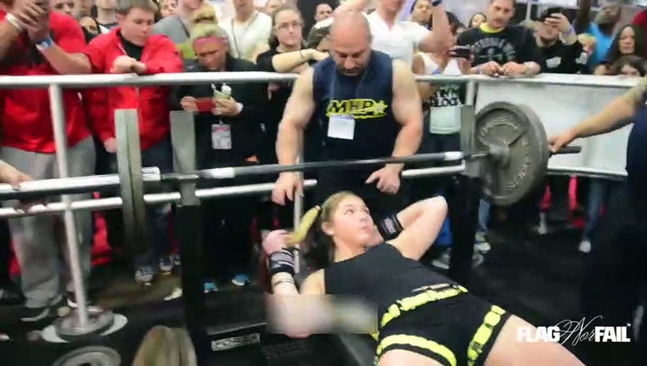 Maryana Naumova: 13-jährige Russin schafft es, 109 Kilo beim Bankdrücken zu heben