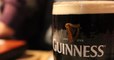 Pourquoi les bulles de Guinness descendent alors qu'elles remontent dans les autres bières ?