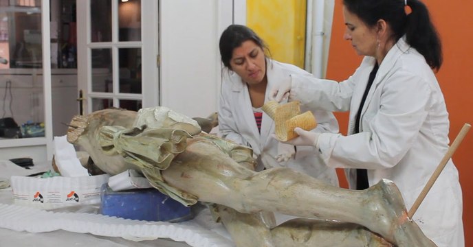 Une étonnante capsule temporelle découverte dans une statue de Jésus