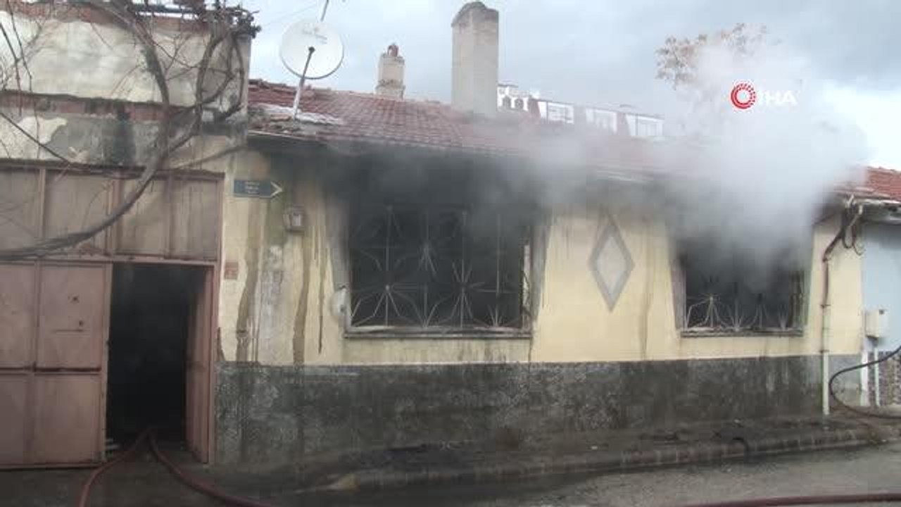 Oğlu tarafından evi yakılan baba: Ben bıktım, dayanamıyorum, gücümüz de kalmadı"