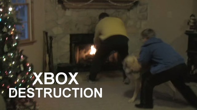 Un père de famille détruit la Xbox de son fils sous ses yeux