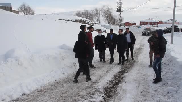 Malazgirt Kaymakamı Demirer'in köy ziyaretleri devam ediyor