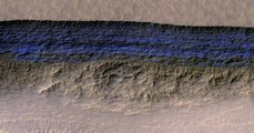 Mars : de grandes quantités de glace découvertes près de la surface de la planète rouge