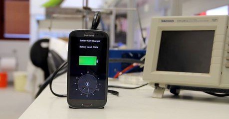 Une nouvelle batterie hybride aux électrolytes aqueux se recharge en seulement 30 secondes