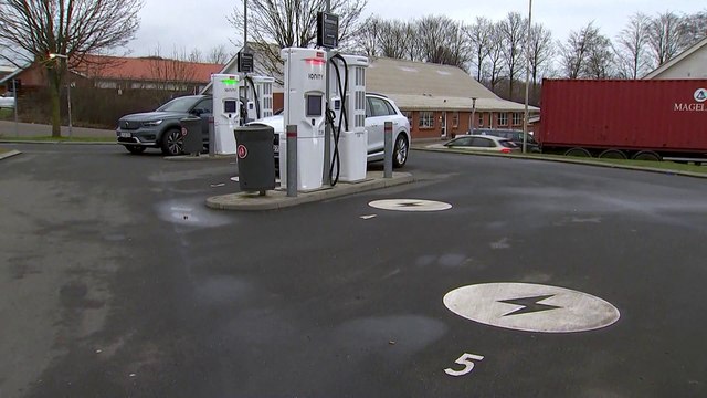 Forte subida nas vendas de carros híbridos e elétricos em 2021