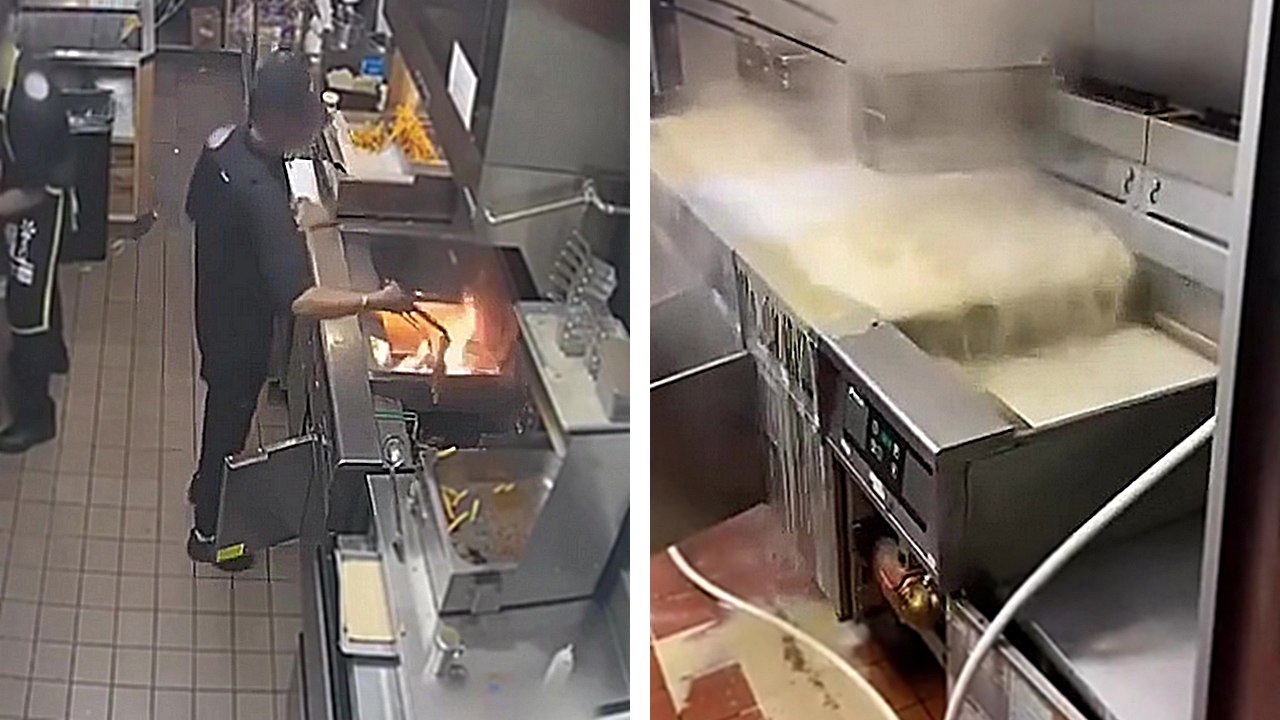 Un employé verse de l'eau dans une friteuse en feu