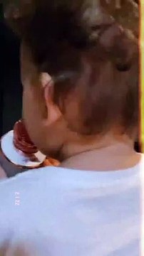 Isaiah chante en français et en anglais