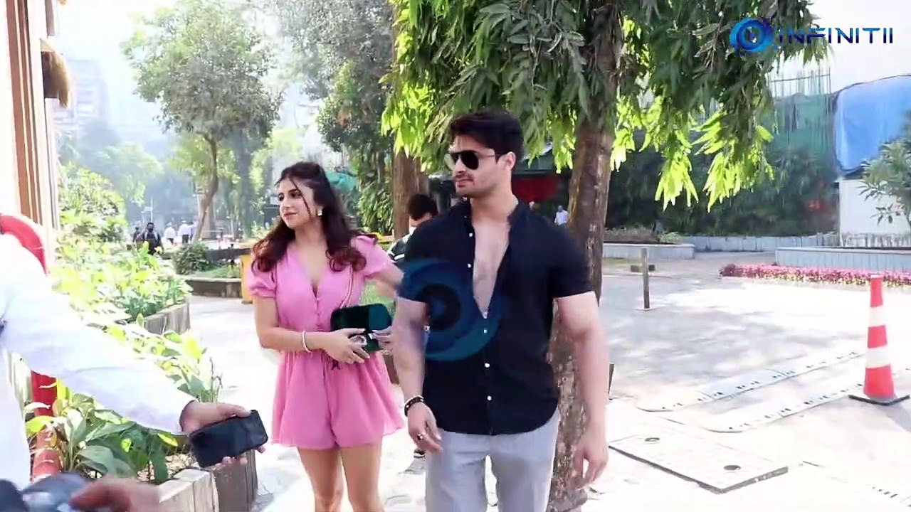Many Celebs Arrived At Shamita Shetty Birthday Celebration In Worli
