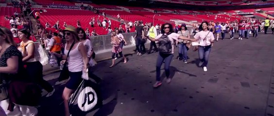 Robbie Williams : Take the Crown Stadium Tour Orijinal Fragman