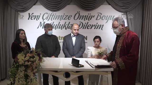 Antalya'daki nikah dairelerinde 02.02.2022 yoğunluğu
