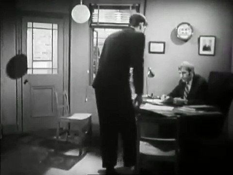 At Last the 1948 Show Saison 0 - Life insurance for the Accident Prone Man (VOST) (EN)