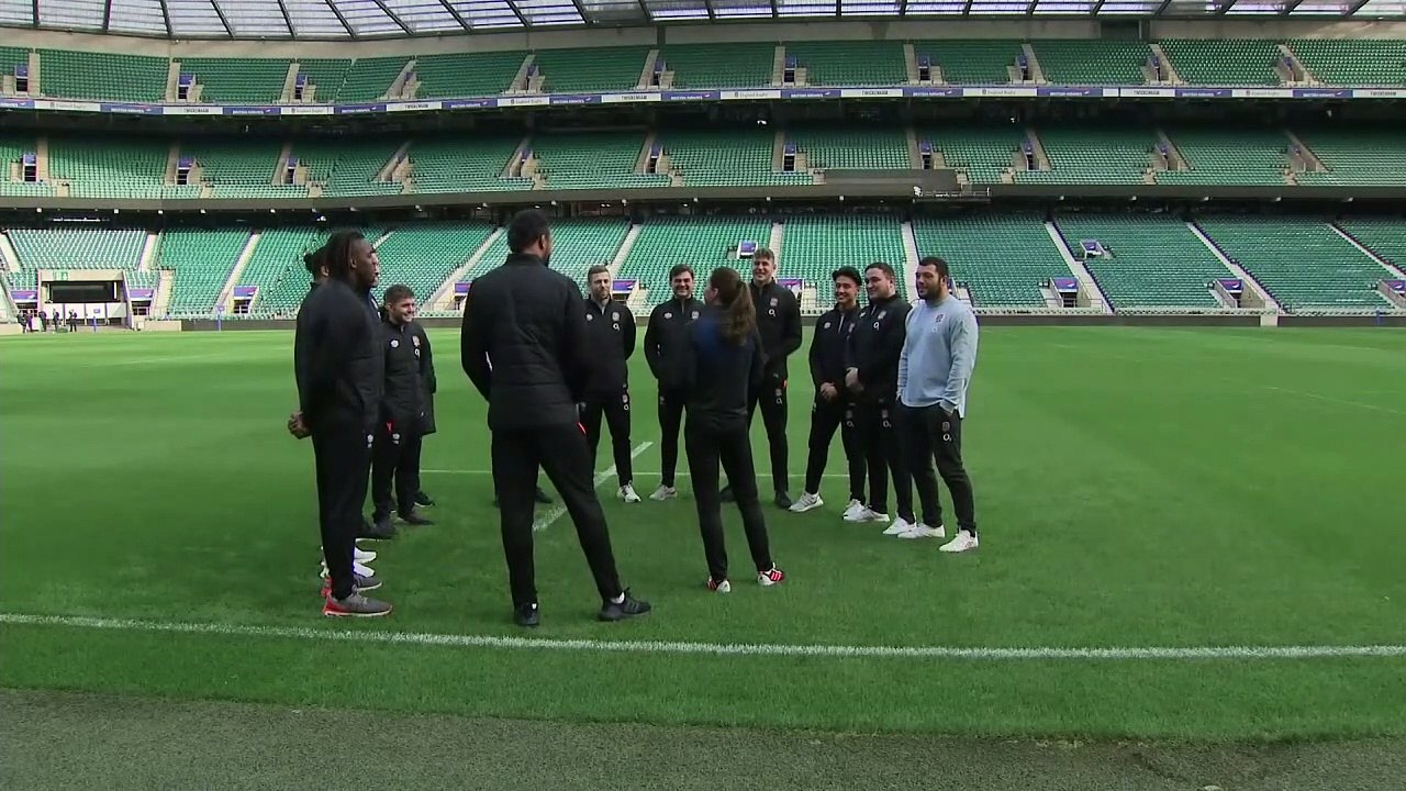 Kate cheered by England players as she shows off rugby skills