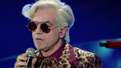 “Cani! Mi avete rotto i co…”. Sanremo 2022, Morgan show. Lo staff costretto a ‘bloccarlo’