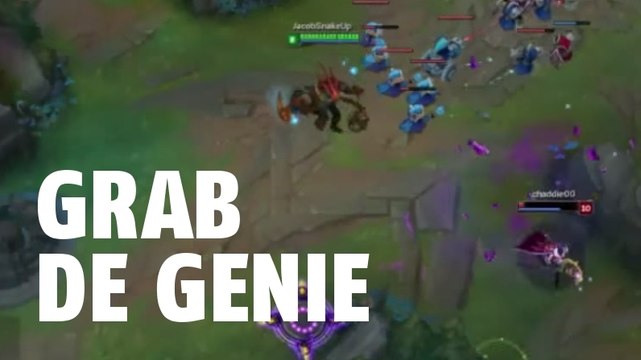 League of Legends : Thresh surprend Leblanc avec un grab de génie