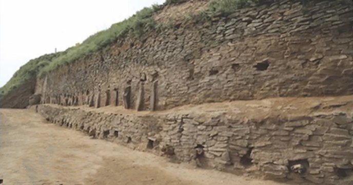 Shimao : des archéologues révèlent les vestiges d'une pyramide vieille de 4300 ans en Chine