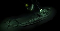 L'épave intacte d'un bateau grec vieux de 2.400 ans a été découverte au fond de la mer Noire