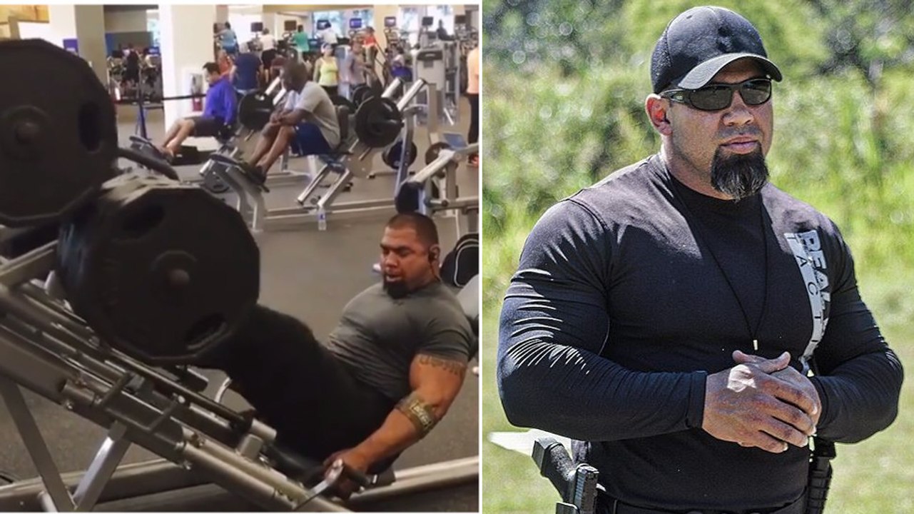 Tony Sentmanat stemmt 653 Kilo in der Leg Press