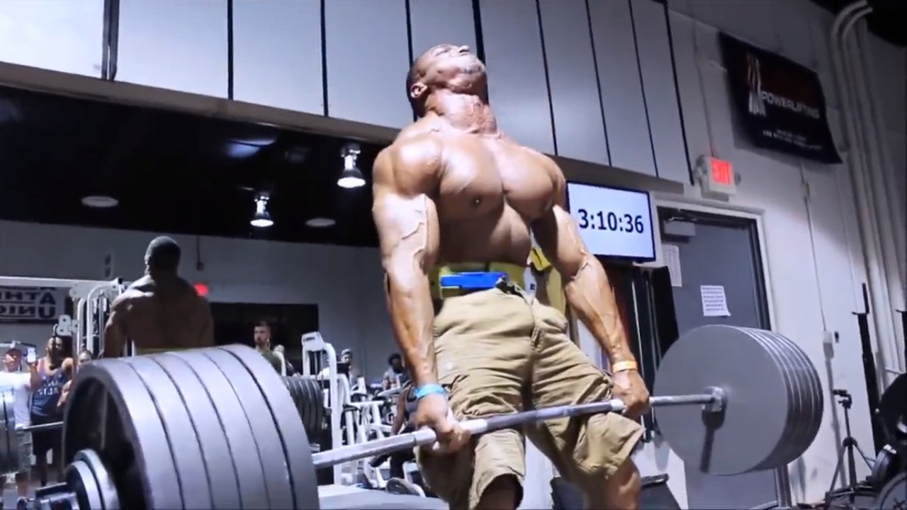 Larry Williams stemmt unglaublich schwere Gewichte