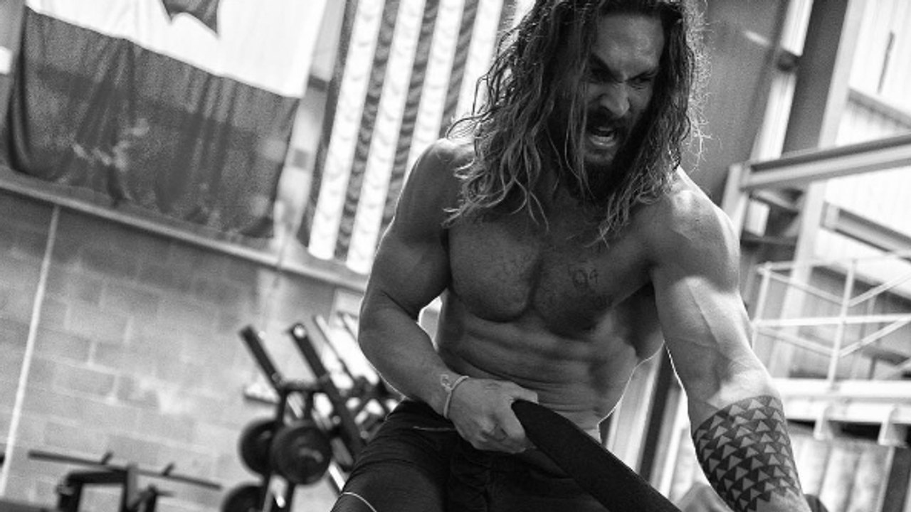 Die Teammitglieder des Films 'Justice League' trainieren wie wahnsinnig mit dem Coach Mark Twight