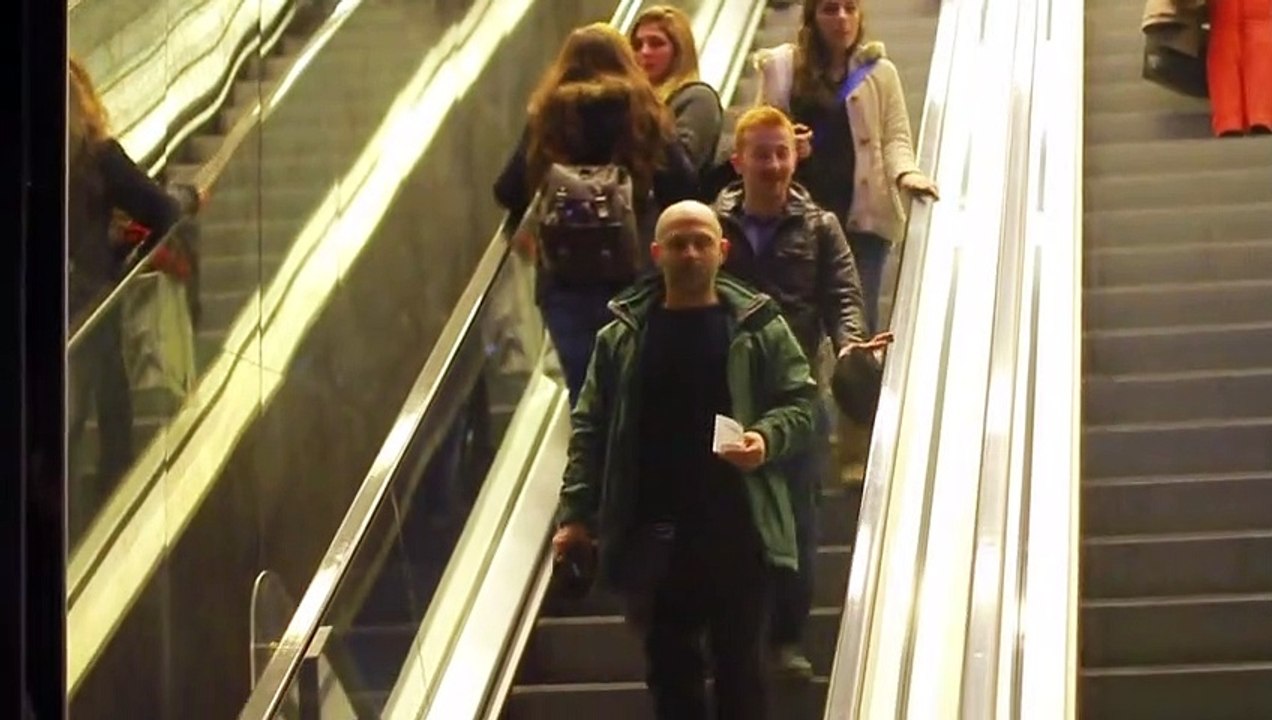 Yav He He Ön Gösterim