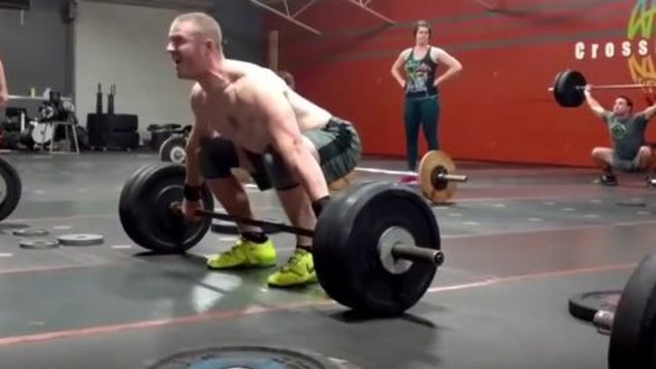 Dieser Mann versagt kläglich beim Kreuzheben