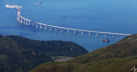 La Chine inaugure un gigantesque pont très controversé