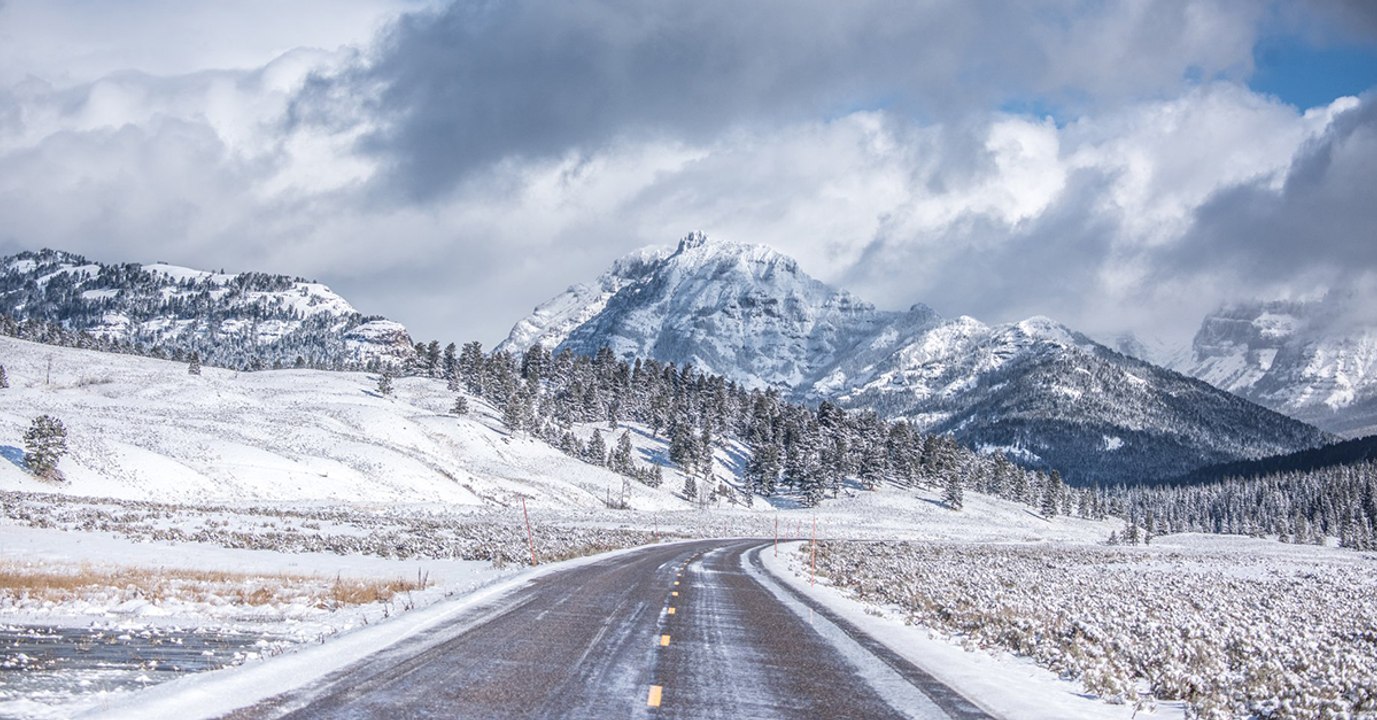Le parc de Yellowstone changé en un splendide paysage glacé par la vague de froid
