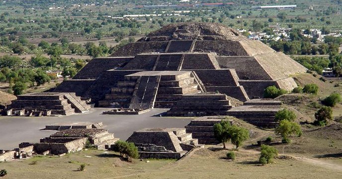 Teotihuacan : une chambre et un tunnel secrets découverts sous la Pyramide de la Lune