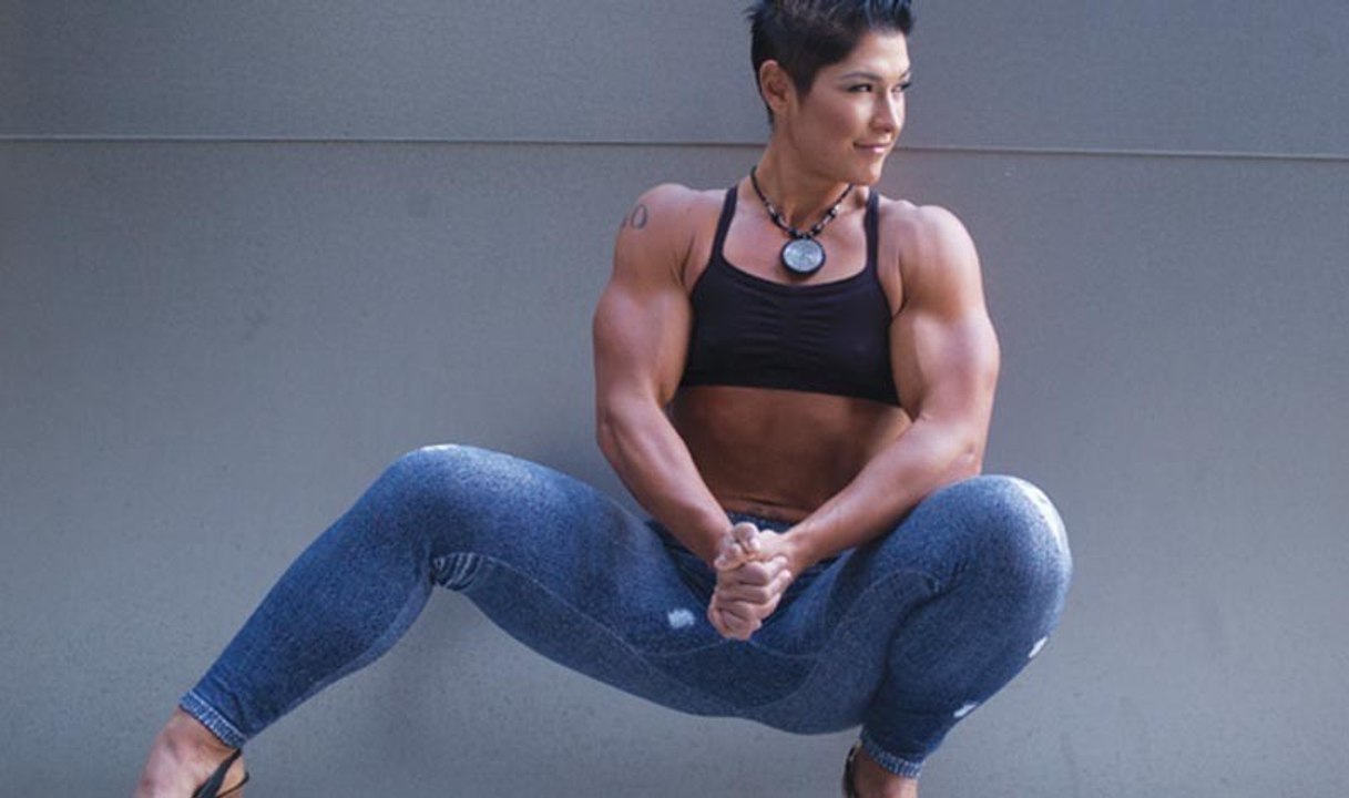 Kortney Olson hat die stärksten Oberschenkel der Welt! Sie schafft es damit Wassermelonen zu zerquetschen!