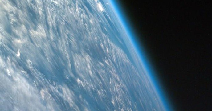 La Terre perd des centaines de tonnes d'atmosphère dans l'espace chaque jour, et nous ignorons pourquoi