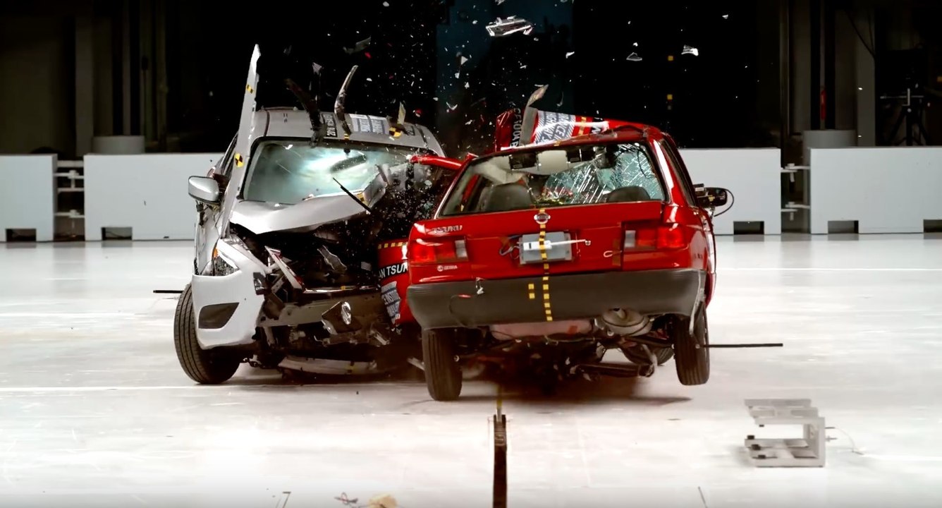 Crashtest mit einem Nissan Tsuru 2015 (Mexiko) und einem Nissan Versa 2016