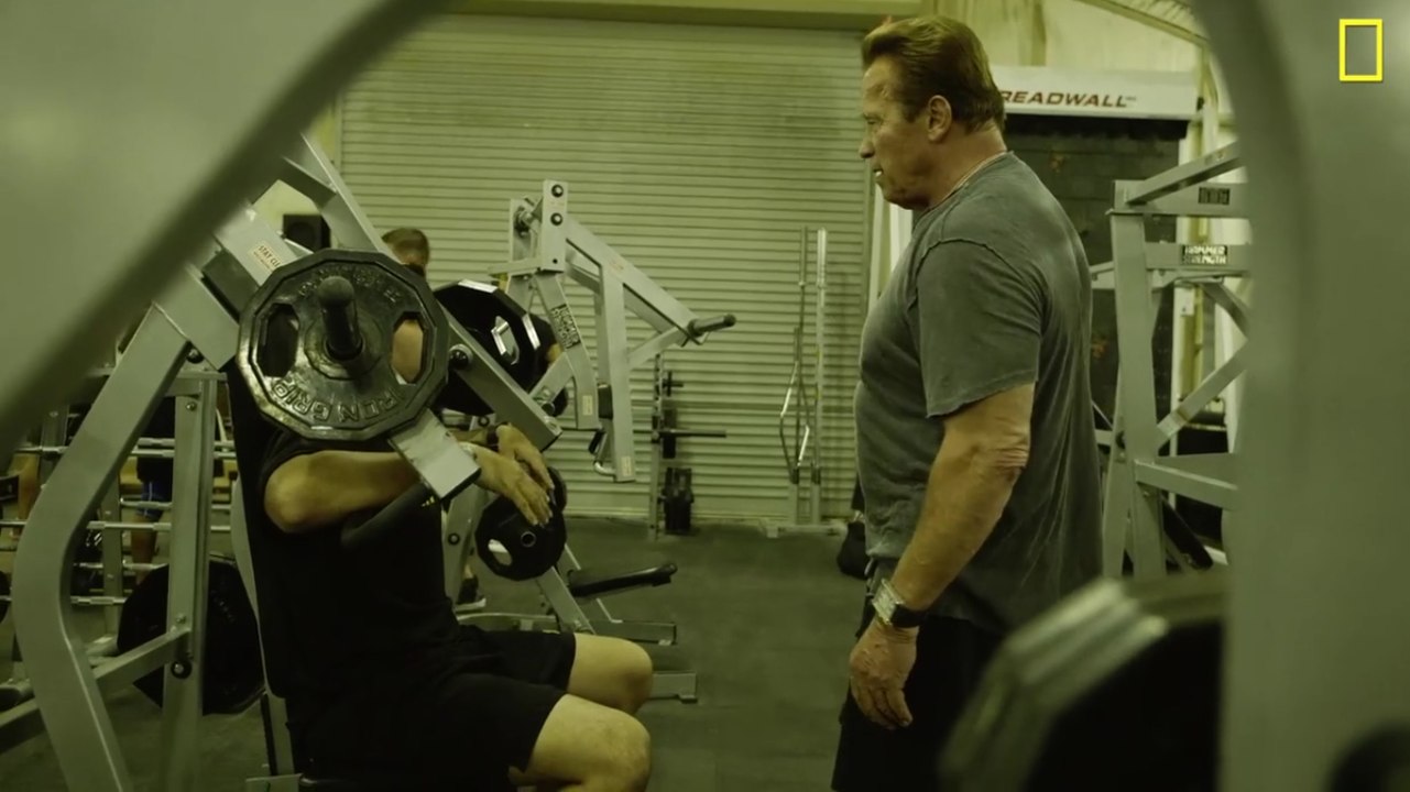 Arnold Schwarzenegger auf 'grüner' Militärbasis
