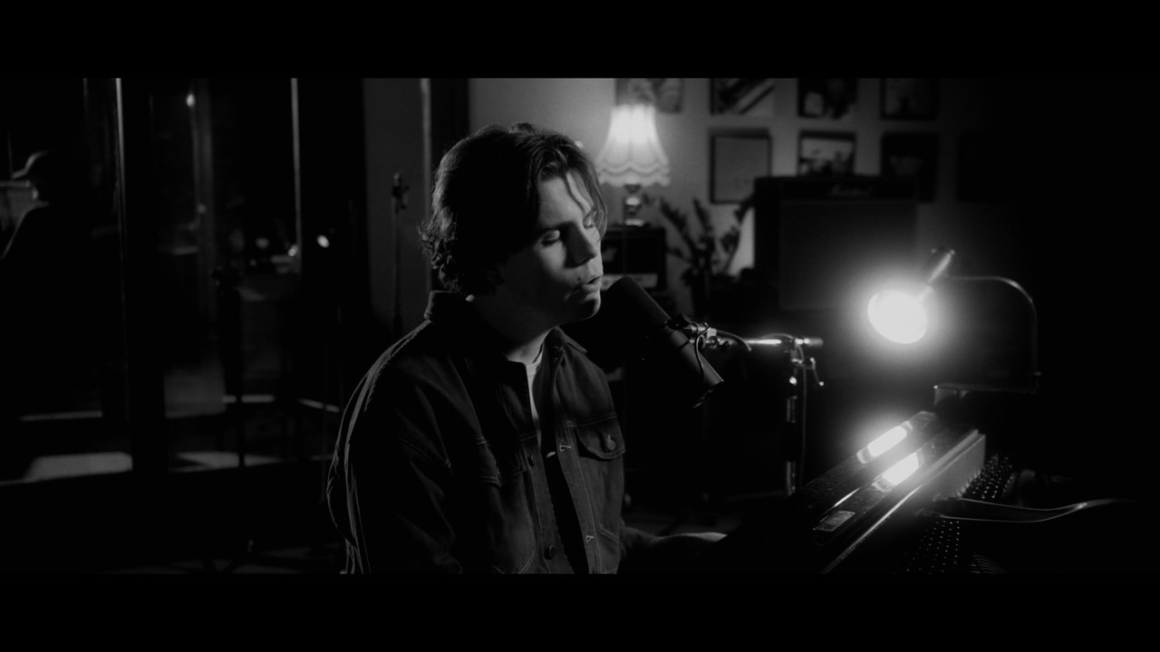 remme half a world away video Dailymotion