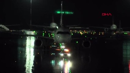 ERİVAN'DAN GELEN İLK UÇAK İSTANBUL'A İNDİ