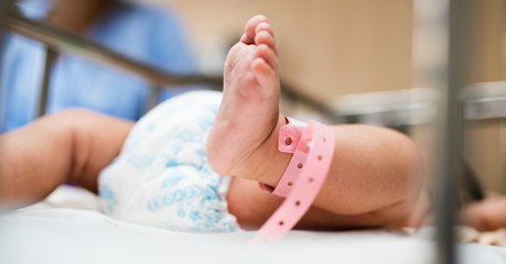 Les autorités sanitaires alertent sur la présence de substances toxiques dans les couches pour bébé