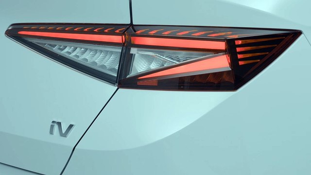 Le Skoda Enyaq Coupé iV affiche des lignes athlétiques et sportives