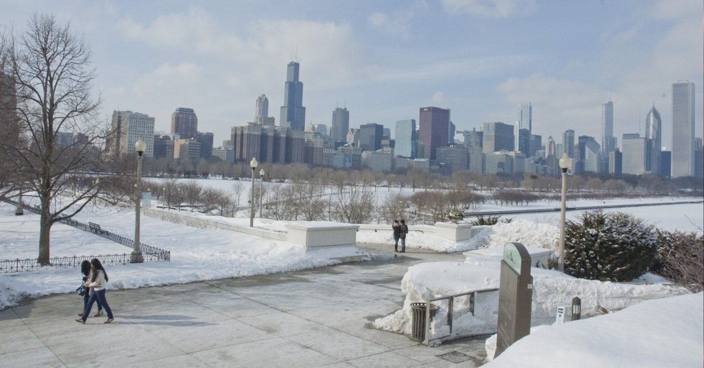 Vortex polaire : Chicago a tellement froid que la ville subit des "tremblements de glace"