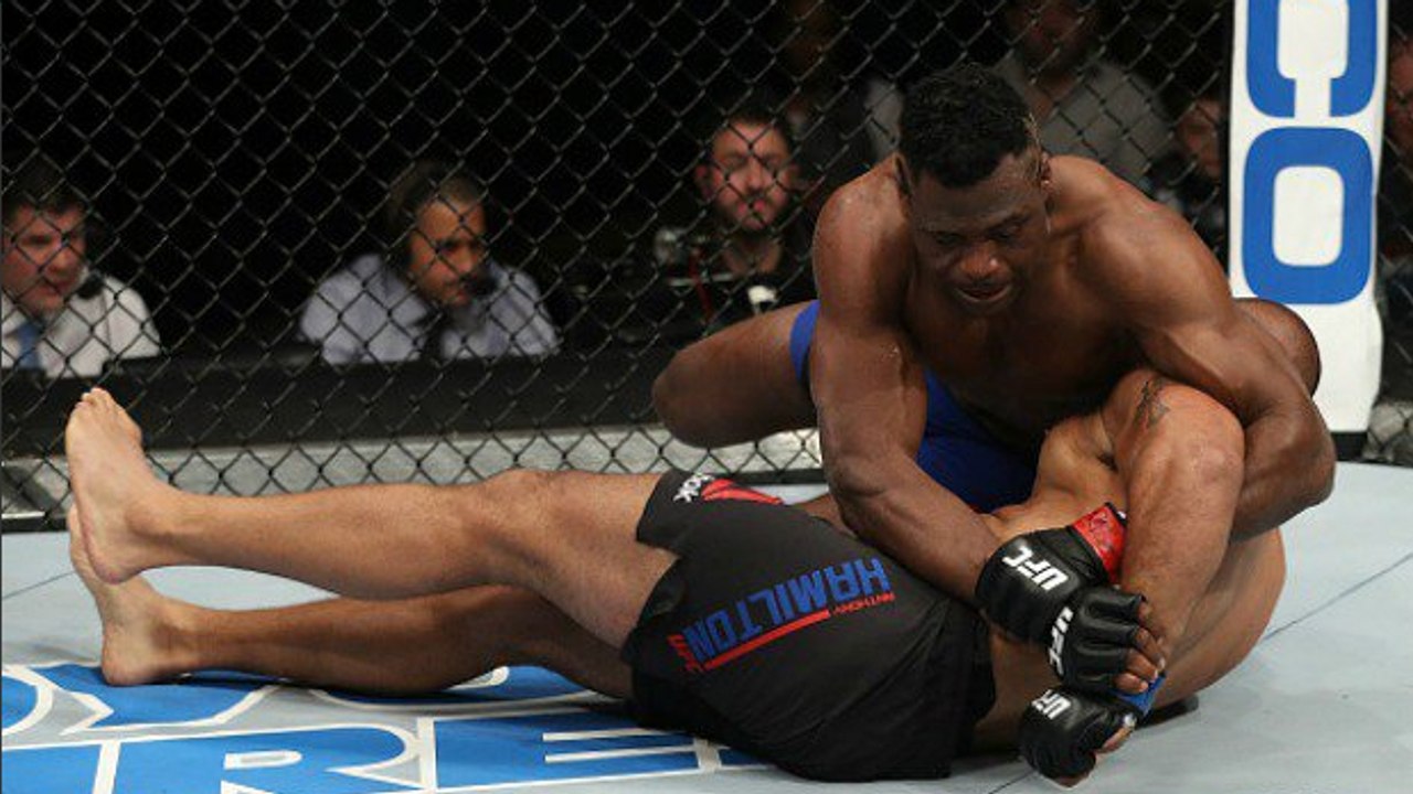 Francis Ngannou gewinnt gegen Anthony Hamilton durch Submission und bleibt bei der UFC unbesiegt