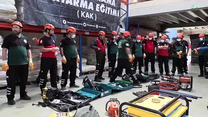 Gece gündüz demeden yardıma koştular