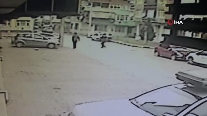 Sokak ortasında bıçaklı kavga: 1 yaralı