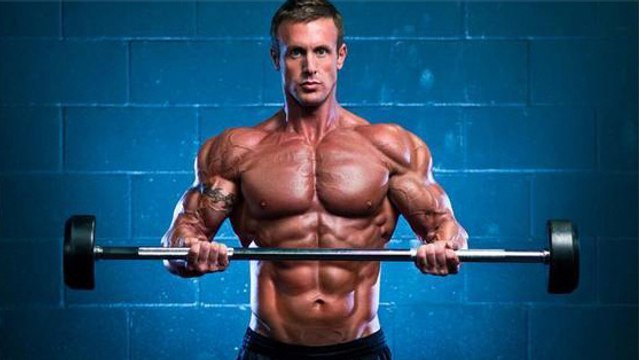 Der massive Brandan Fokken verrät euch sein Training für enorme Brustmuskeln!