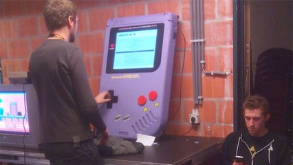 Game Boy XXL, une console grand format pour rejouer à nos classiques rétro préférés