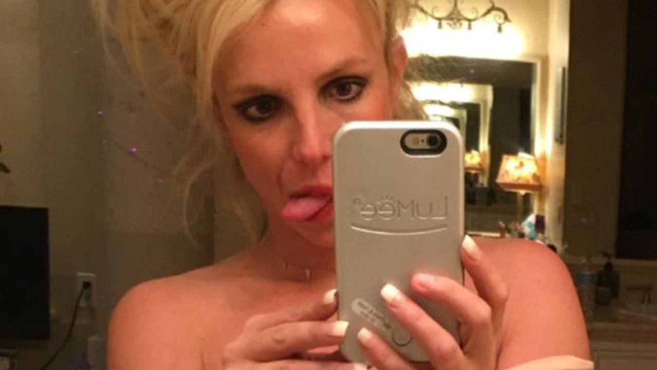 Britney Spears veröffentlicht ein Selfie, auf dem ihre Fans etwas Anzügliches entdecken!