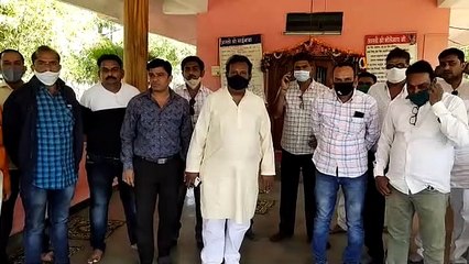 Fertilizer shopkeepers went on strike in protest against the action of the administration